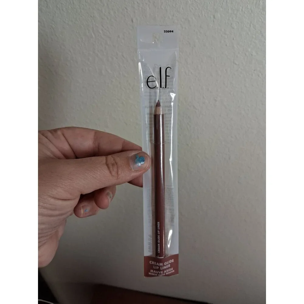 e.l.f. Cream Glide Lip Liner Highly Pigmented Pencil For Shaping & Sculpting Lip - Picture 1 of 3